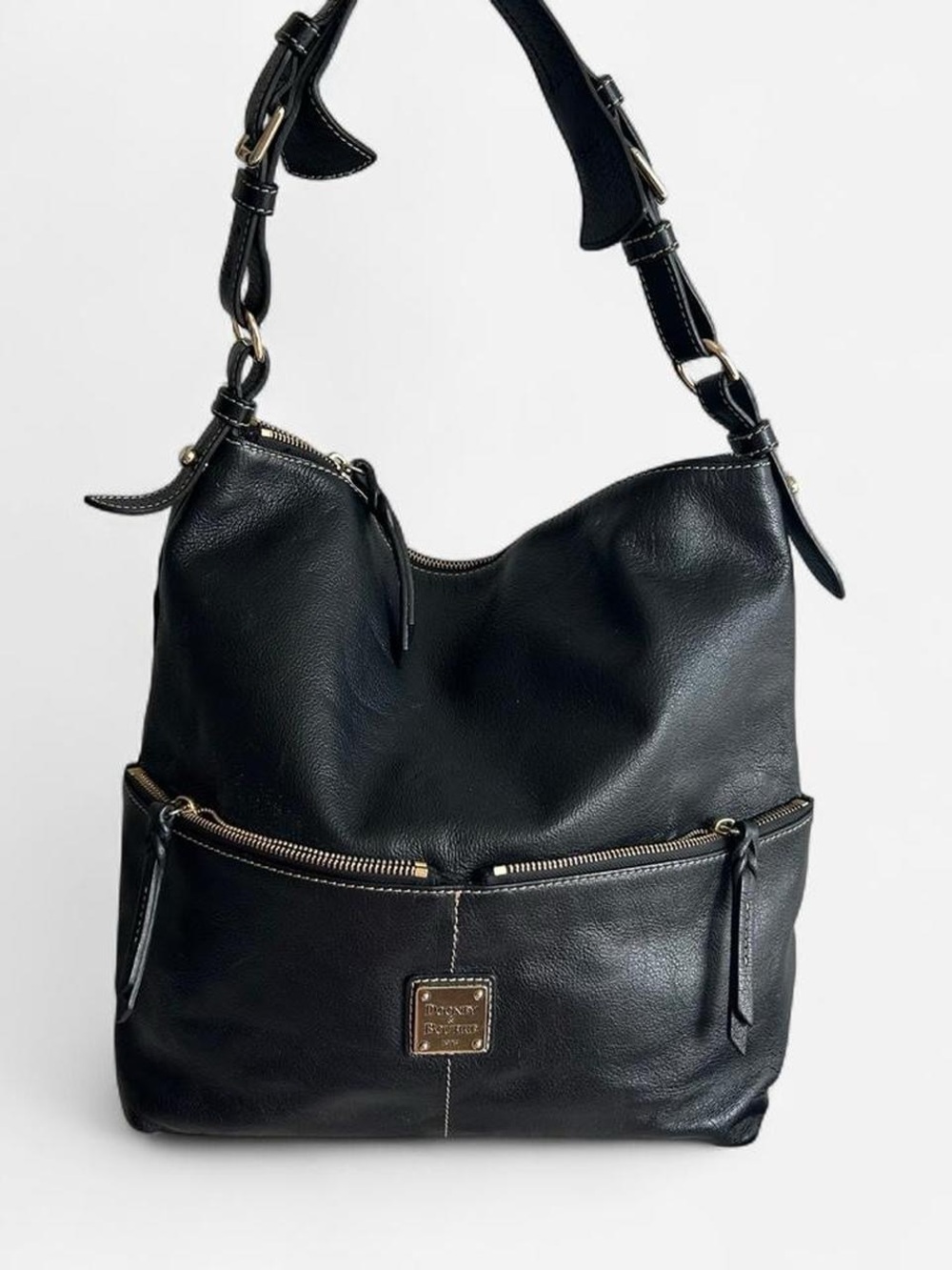 Dooney & Bourke genuine leather shoulder bag 🖤